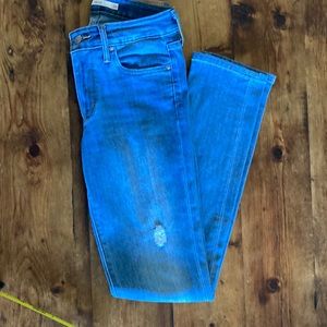 Levi Strauss 712 Slim straight skinny leg jeans. Size 26.